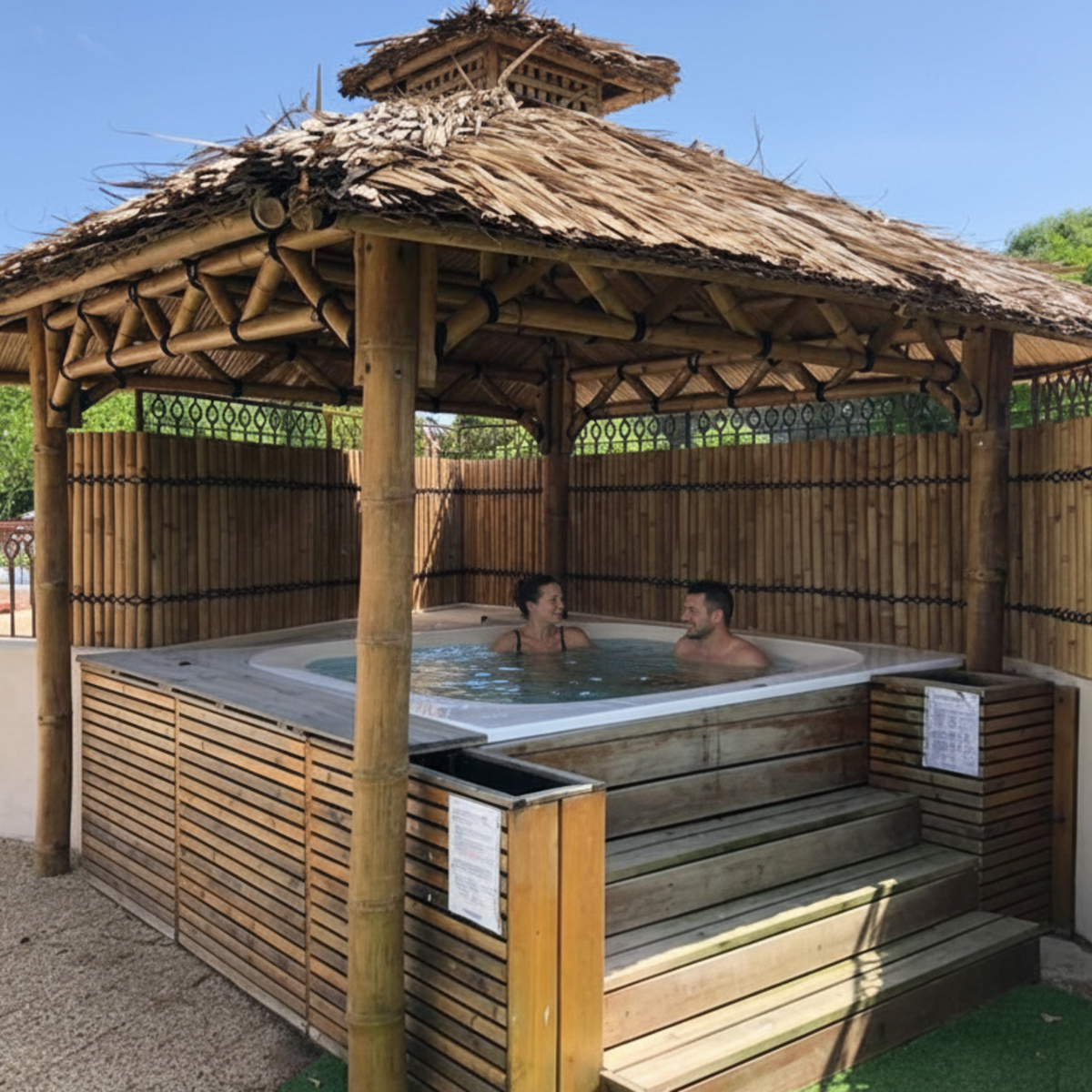 Paillote Bambou de Jardin | Gazebo & Pergola Naturelle avec Toiture Bambou ou Palmier | 250x250 & 300x300 cm